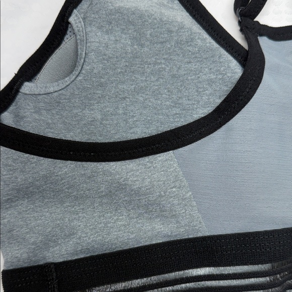 Nike Black and Gray Sports Bra - Picture 5 of 7